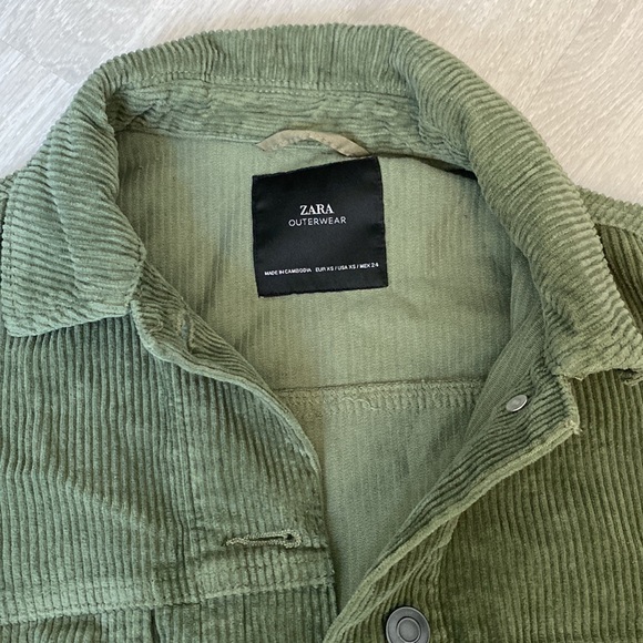 Zara oversized green corduroy shirt jacket - Picture 2 of 2